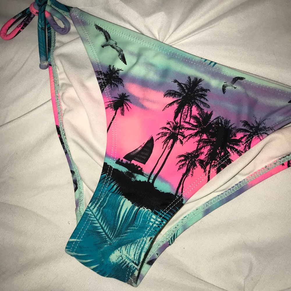 2 Bathing Suits - Picture 3 of 6